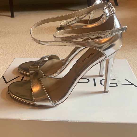 VIA SPIGA heels , size 7 1/2 Silver - Picture 4 of 8